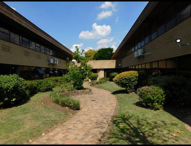 491M² OFFICE TO LET IN FERNDALE